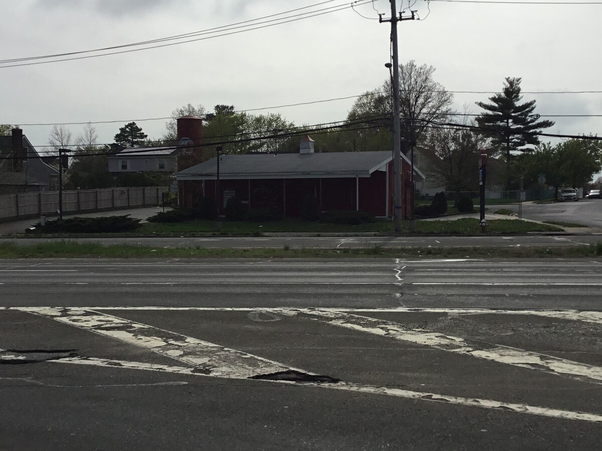 1 Collector Ln, Bethpage, NY 11714