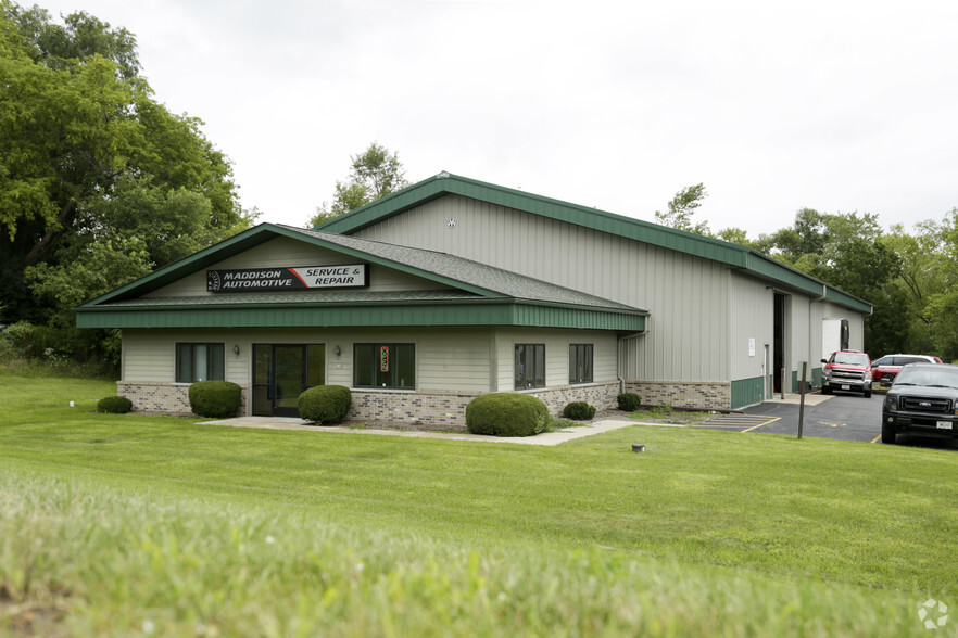 210 N Wales Rd, Wales, WI for sale - Primary Photo - Image 1 of 1