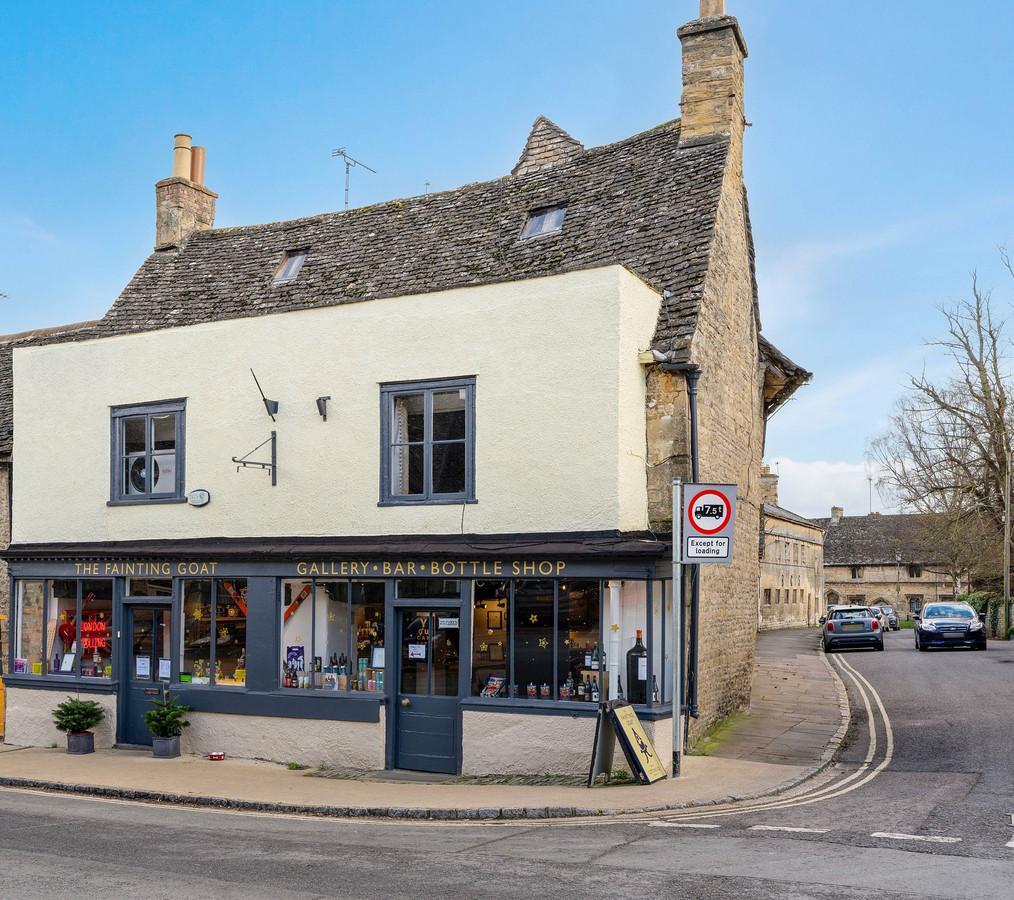 31 Lower High St, Burford for sale Primary Photo- Image 1 of 28