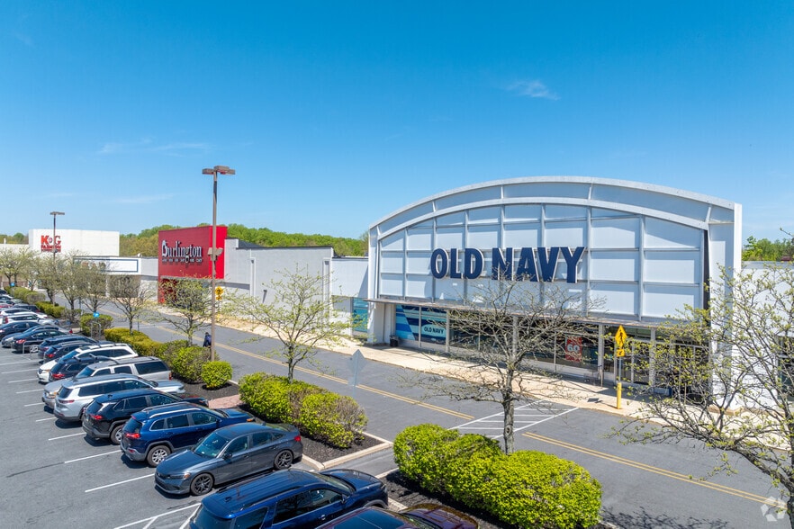 400 S State Rd, Springfield Township, PA for lease - Building Photo - Image 1 of 5