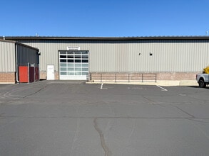 63085 NE 18th St, Bend, OR for lease Interior Photo- Image 2 of 4