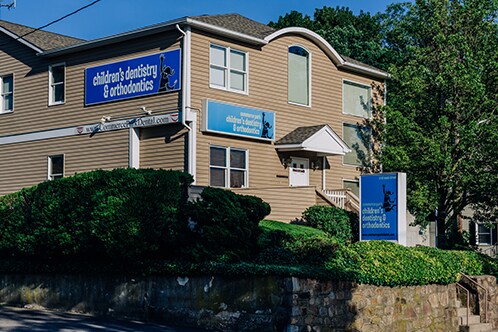 4702 Main St, Bridgeport, CT for sale Primary Photo- Image 1 of 1