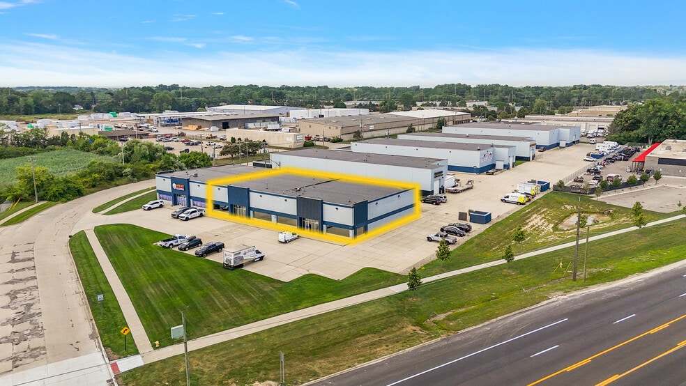 46250 Erb Dr, Macomb Township, MI for lease - Building Photo - Image 3 of 7