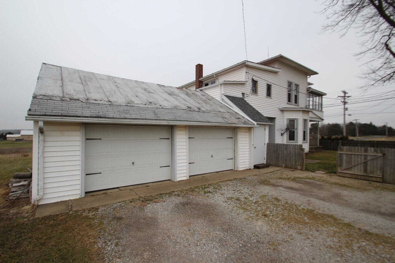 9832 Avon Lake Rd, Burbank, OH 44214