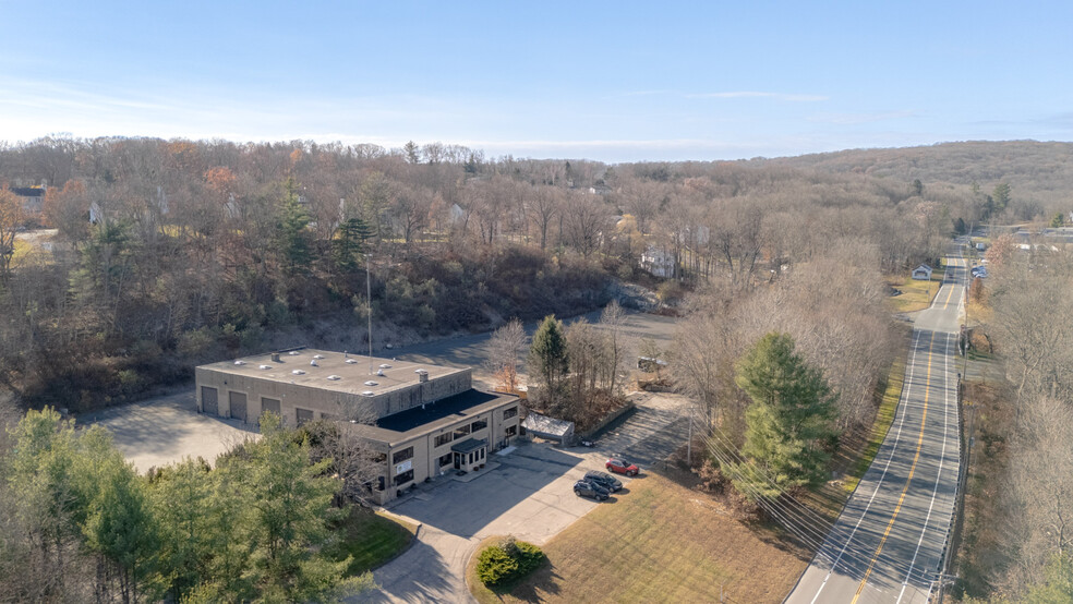 45 Pines Bridge Rd, Beacon Falls, CT for lease - Building Photo - Image 2 of 12