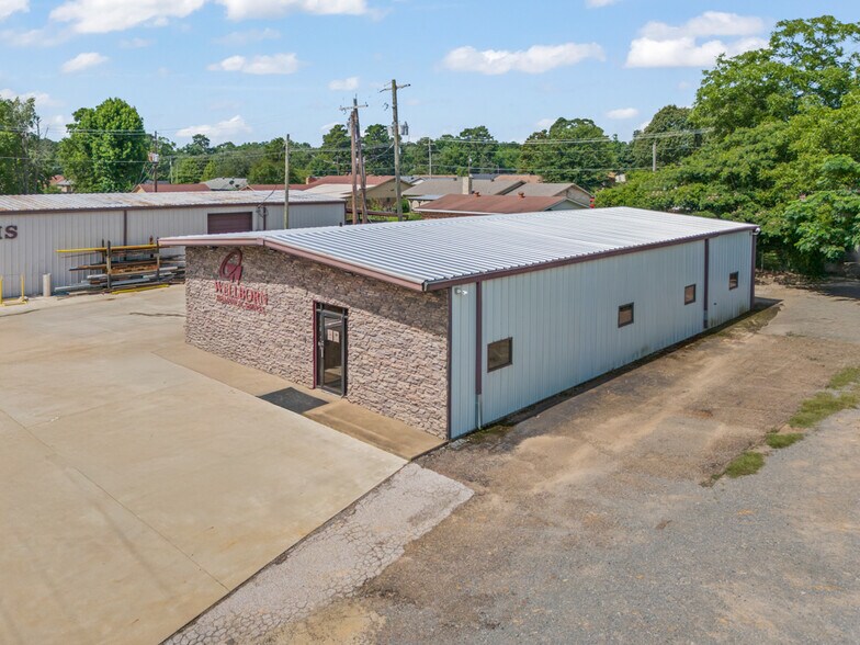 2403 S Eastman Road, Longview, TX for sale - Building Photo - Image 1 of 1