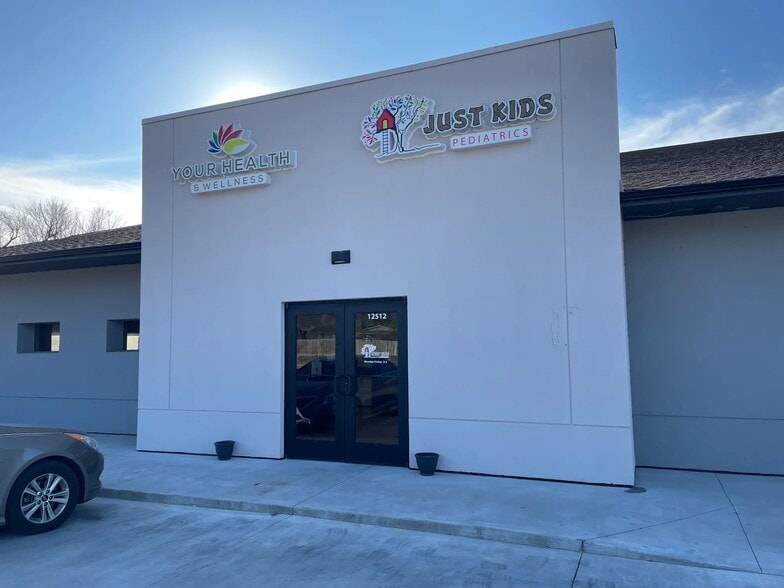 12512 E 21st St, Tulsa, OK for lease - Building Photo - Image 2 of 6