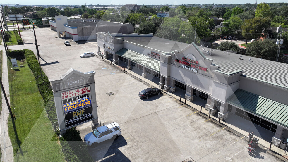 10900 Gulf Fwy, Houston, TX for lease - Building Photo - Image 3 of 13