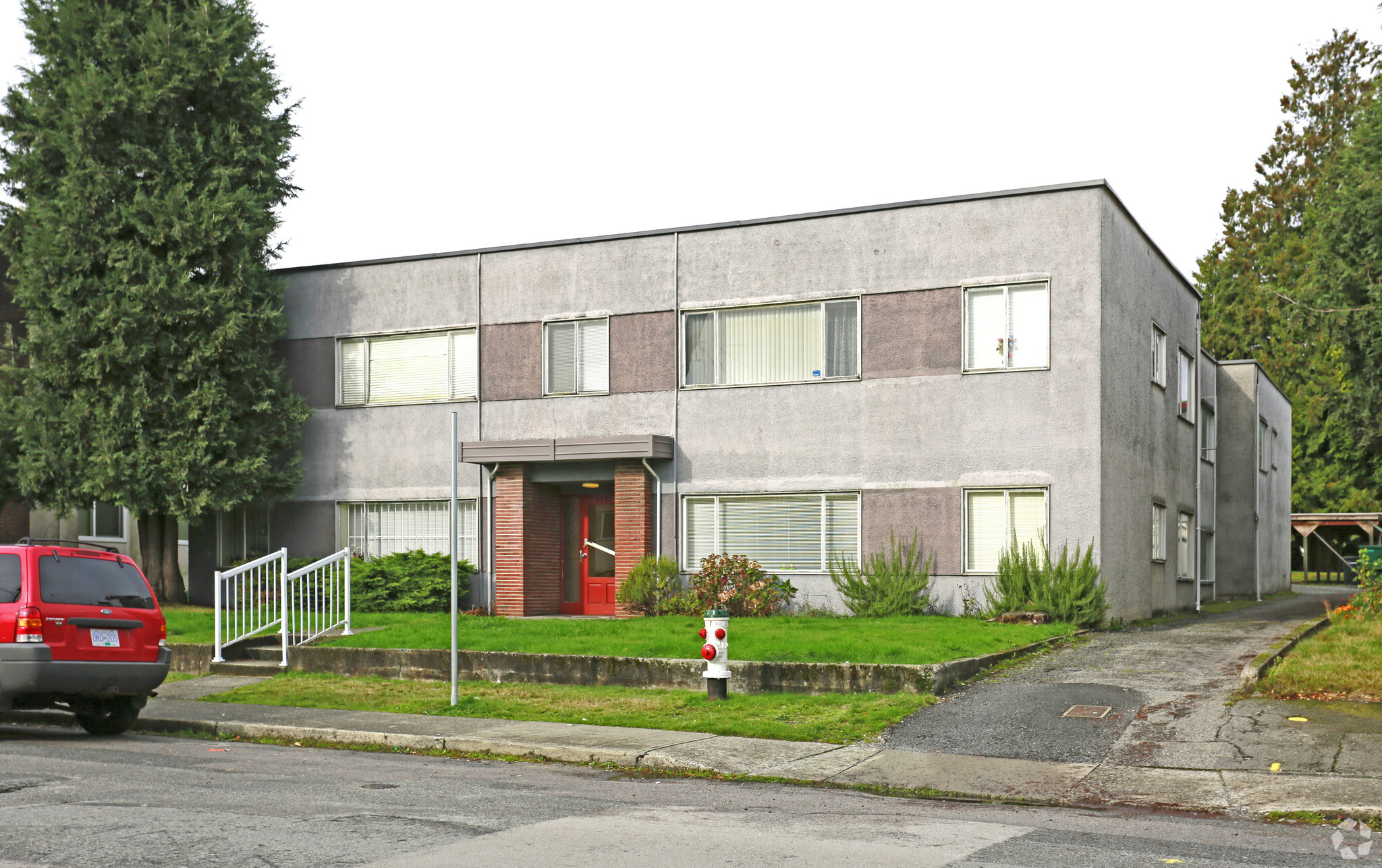 6721 Dow Av, Burnaby, BC for sale Primary Photo- Image 1 of 5