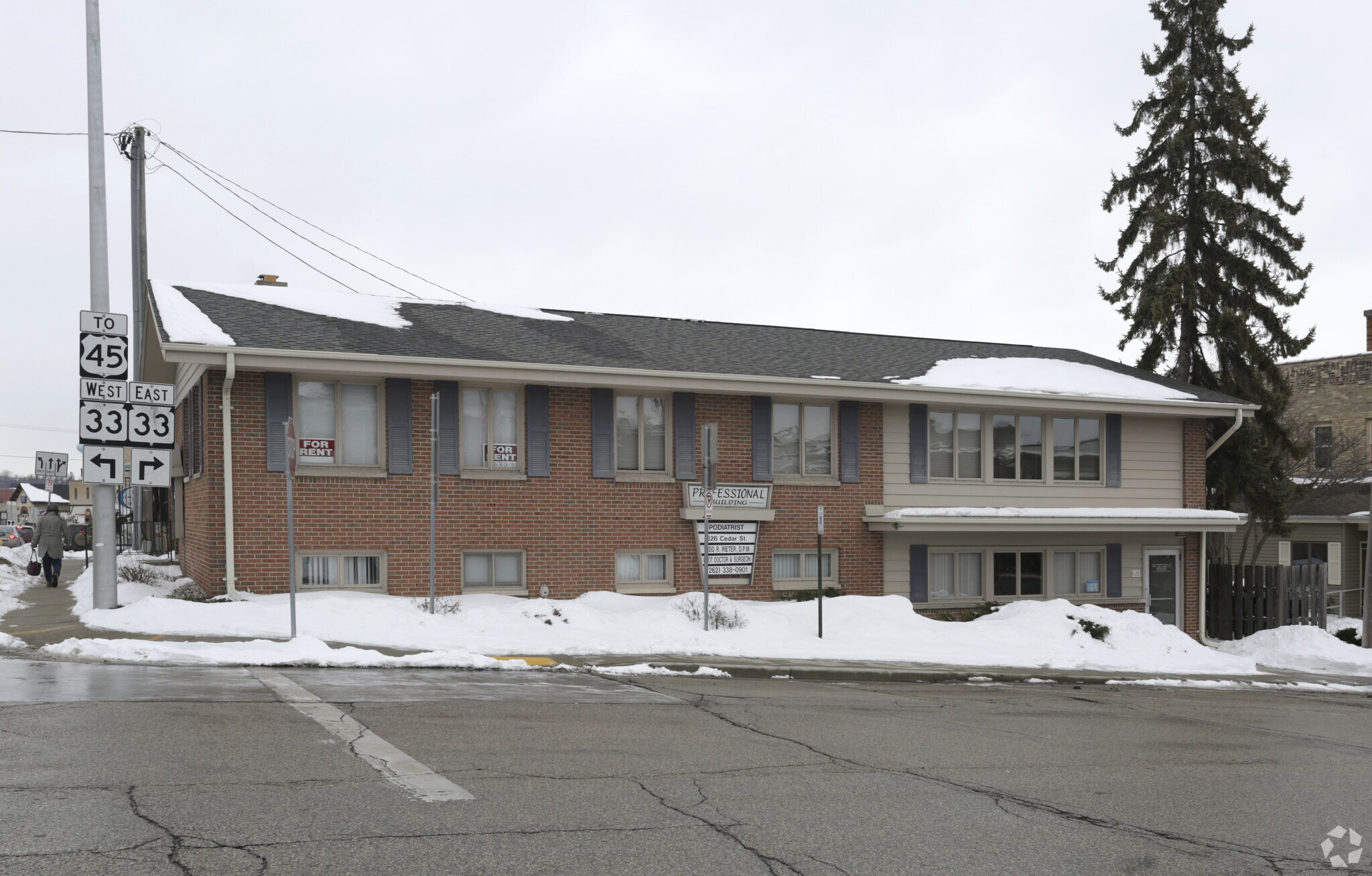 305 N 7th Ave, West Bend, WI for sale Primary Photo- Image 1 of 1