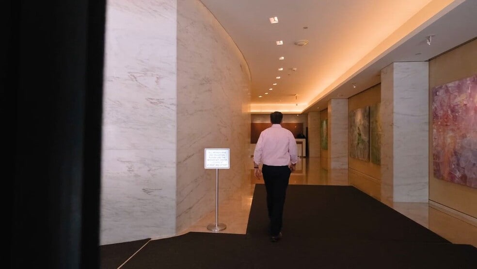 11 Grand Central East, New York, NY for lease - Commercial Listing Video - Image 2 of 20