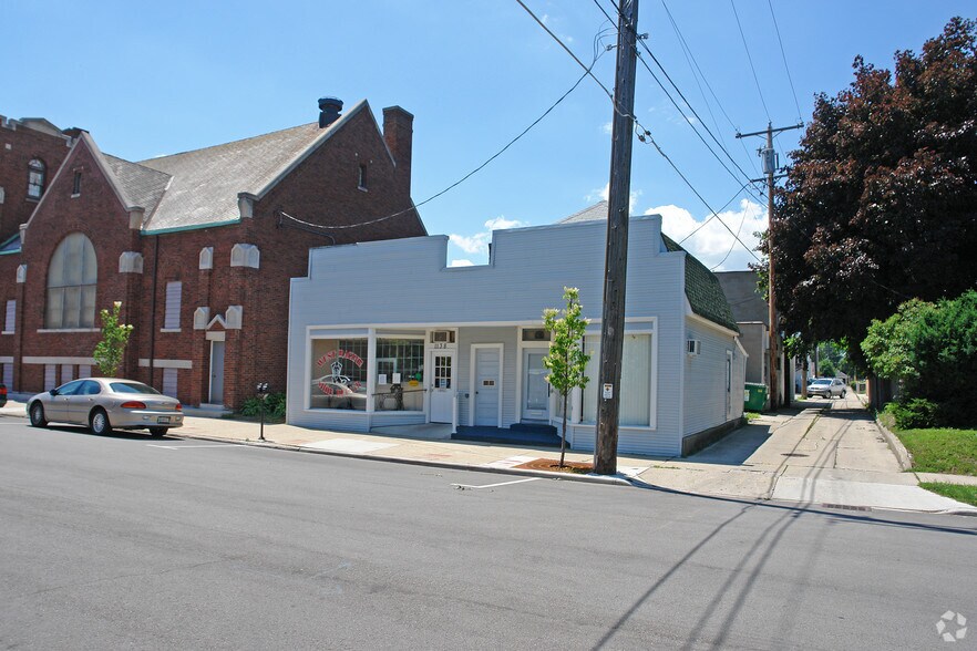 1138 Hayes Ave, Racine, WI 53405