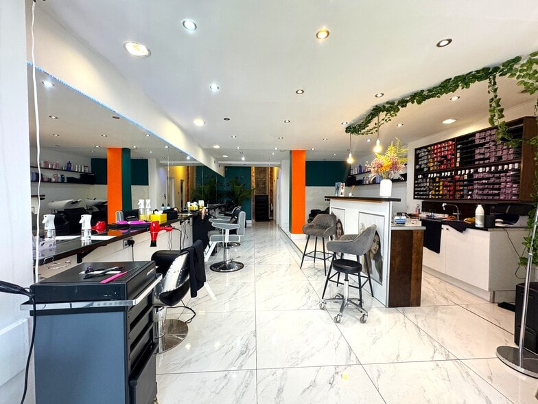 69-69B Lavender Hl, London for lease - Building Photo - Image 2 of 8