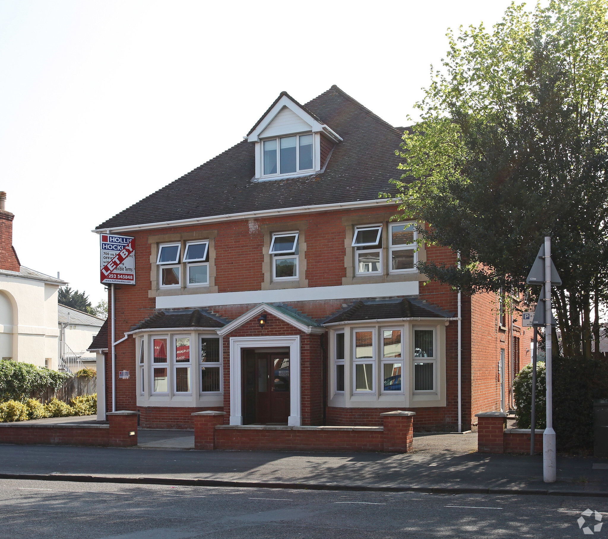 1 Alexandra Rd, Farnborough for sale Primary Photo- Image 1 of 1