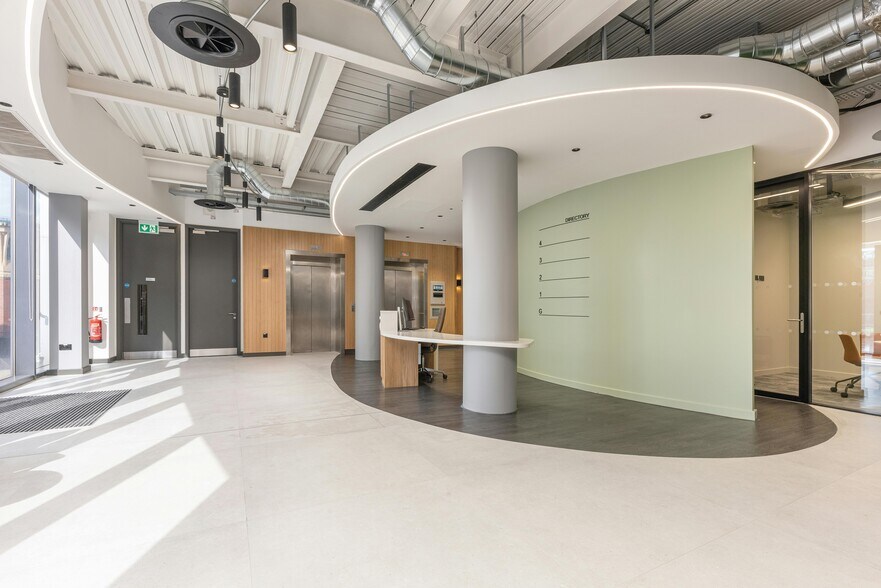 Quayside, Newcastle Upon Tyne for lease - Interior Photo - Image 2 of 21