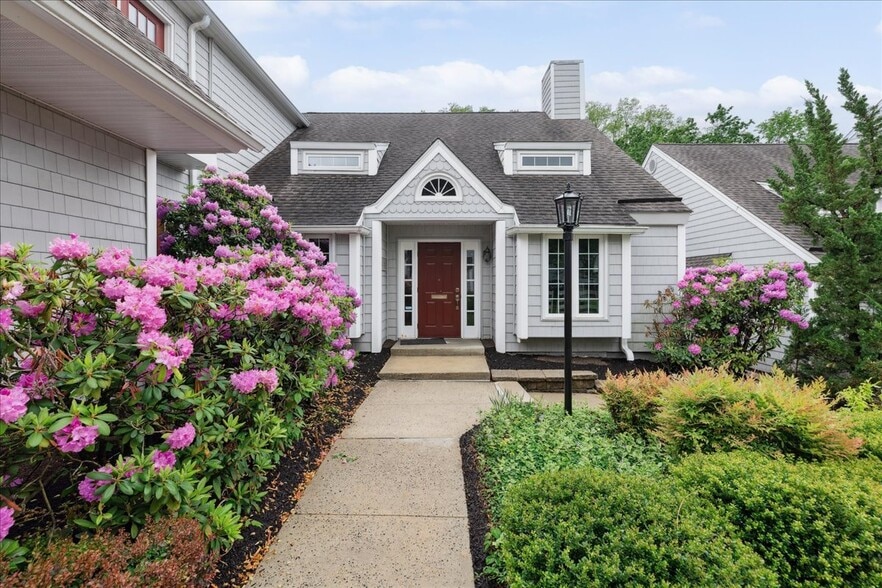 10 Mystic Ln, Malvern, PA for sale - Building Photo - Image 3 of 36