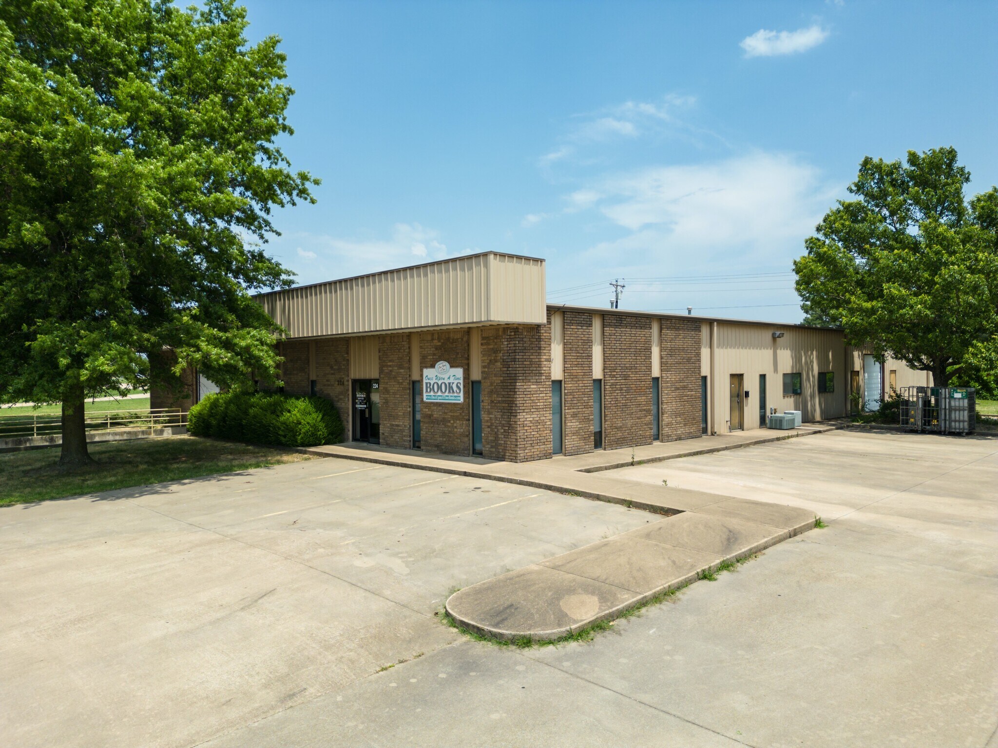 224 Industrial Cir E, Tontitown, AR for sale Primary Photo- Image 1 of 1