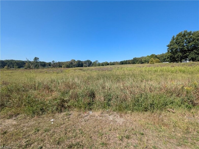 White Pond Dr, Akron, OH for sale - Building Photo - Image 1 of 8