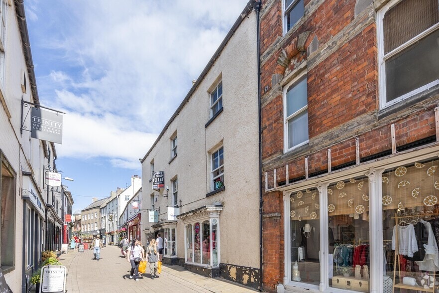 1 Chantry Wynd, Richmond for lease - Building Photo - Image 2 of 5