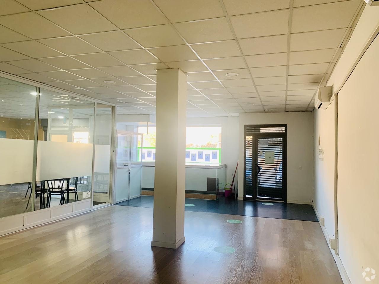 Retail in Toledo, Toledo for lease Interior Photo- Image 1 of 2