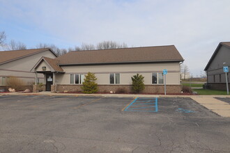 3469 E Grand River Ave, Howell, MI for lease Building Photo- Image 2 of 2