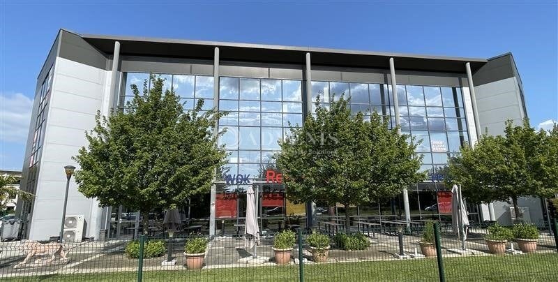 Office in Montévrain for lease - Building Photo - Image 1 of 12