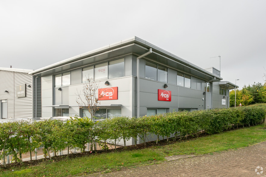 37 Greenham Business Park, Thatcham for sale - Primary Photo - Image 1 of 1