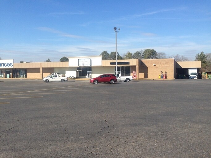 2800 Pine St, Arkadelphia, AR 71923