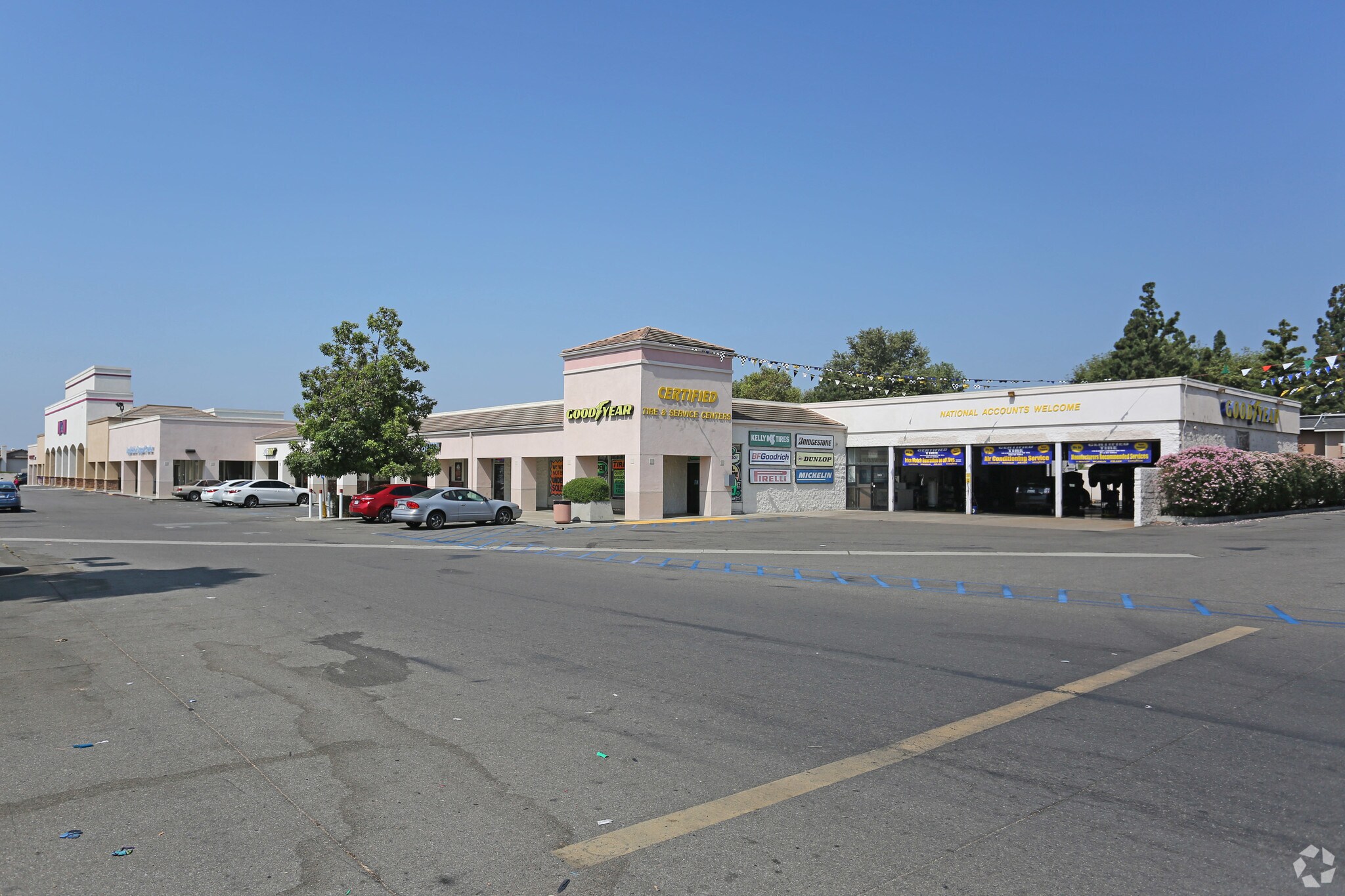 1451114591 Red Hill Ave, Tustin, CA 92780 Redhill Village