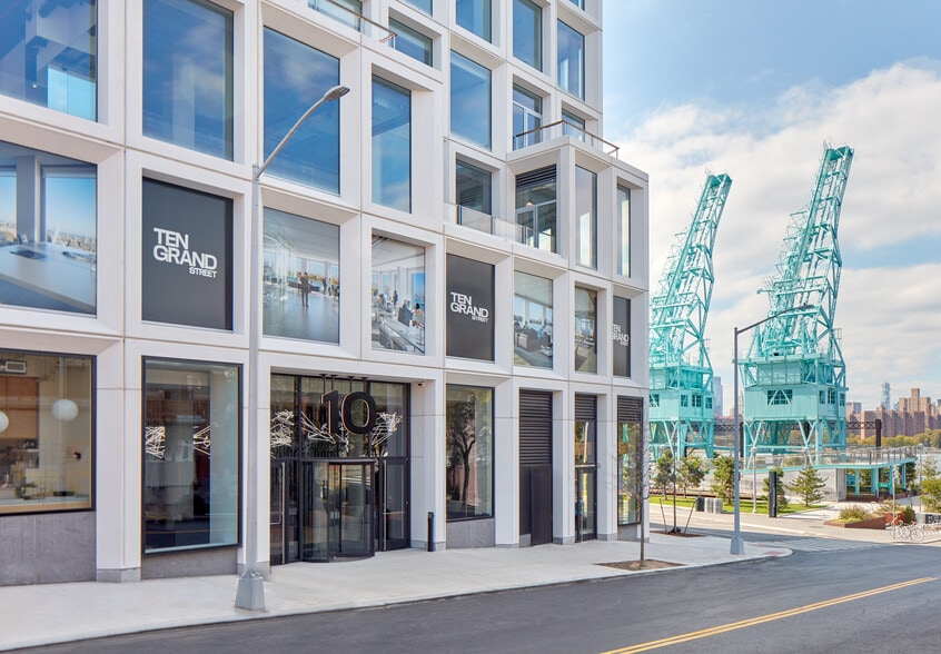 10 Grand St, Brooklyn, NY for lease - Building Photo - Image 2 of 16