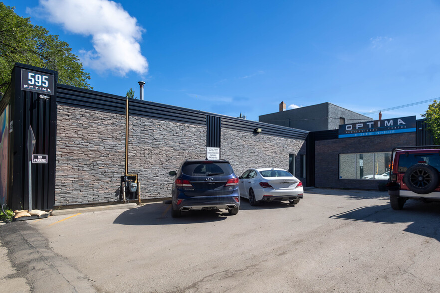 595 Clifton St, Winnipeg, MB for lease - Primary Photo - Image 1 of 13