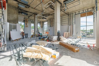 300 Boul Saint-Martin O, Laval, QC for lease Interior Photo- Image 1 of 3