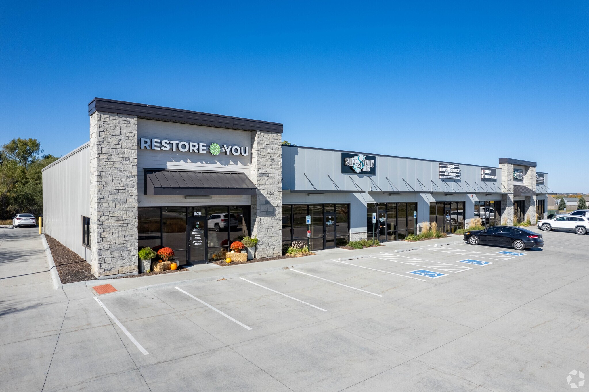 1520 N 205th St, Elkhorn, NE for sale Primary Photo- Image 1 of 1