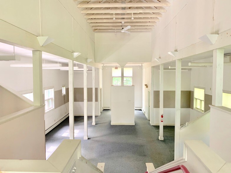 11 Great Hollow Rd, Hanover, NH for sale - Interior Photo - Image 1 of 1