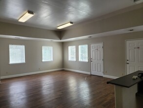 10052-10078 Alta Sierra Dr, Grass Valley, CA for lease Building Photo- Image 1 of 6