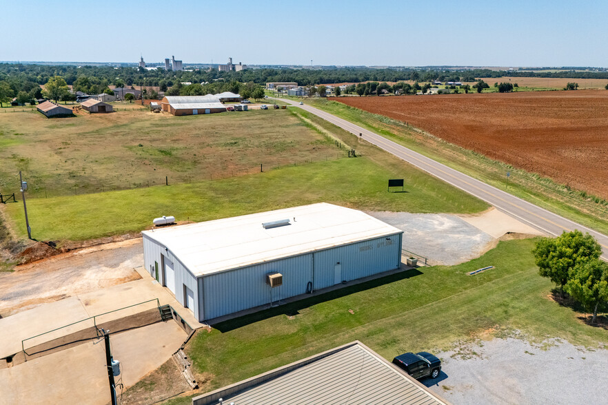 16776 State Highway 33, Kingfisher, OK for sale - Building Photo - Image 1 of 1