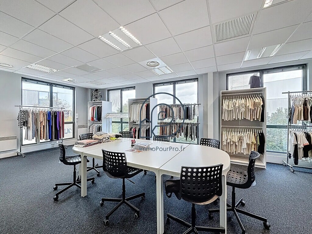 Vente Bureaux 134 m² - Photo 1