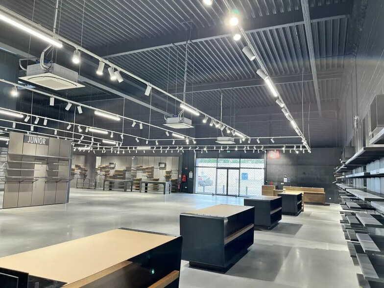 13 Rue De La Sabliere, Schweighouse-sur-Moder for lease - Building Photo - Image 2 of 12