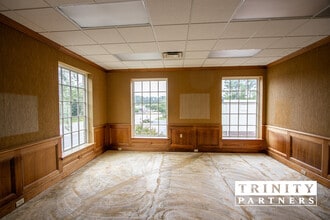 4875 Forest Dr, Columbia, SC for lease Interior Photo- Image 2 of 2