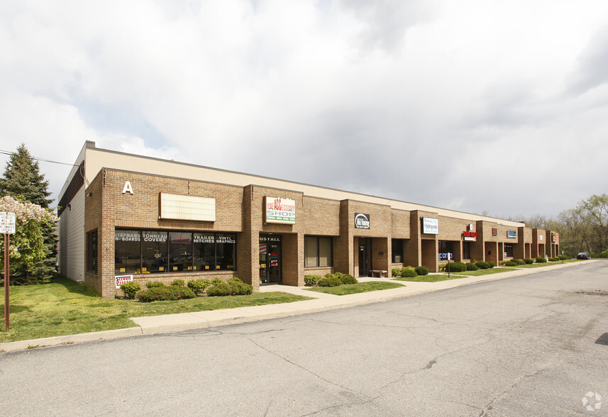 38500-38560 Michigan Ave, Wayne, MI for lease - Primary Photo - Image 1 of 3