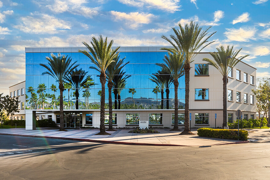 26632 Towne Centre Dr, Foothill Ranch, CA for lease - Building Photo - Image 3 of 6