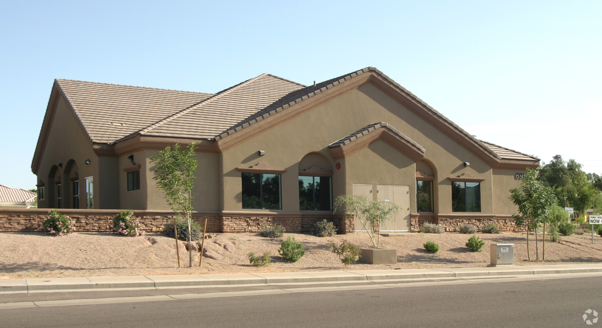 6952 E Broadway Rd, Mesa, AZ for sale Primary Photo- Image 1 of 2