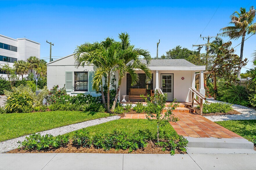 1011 Love St, Jupiter, FL 33477