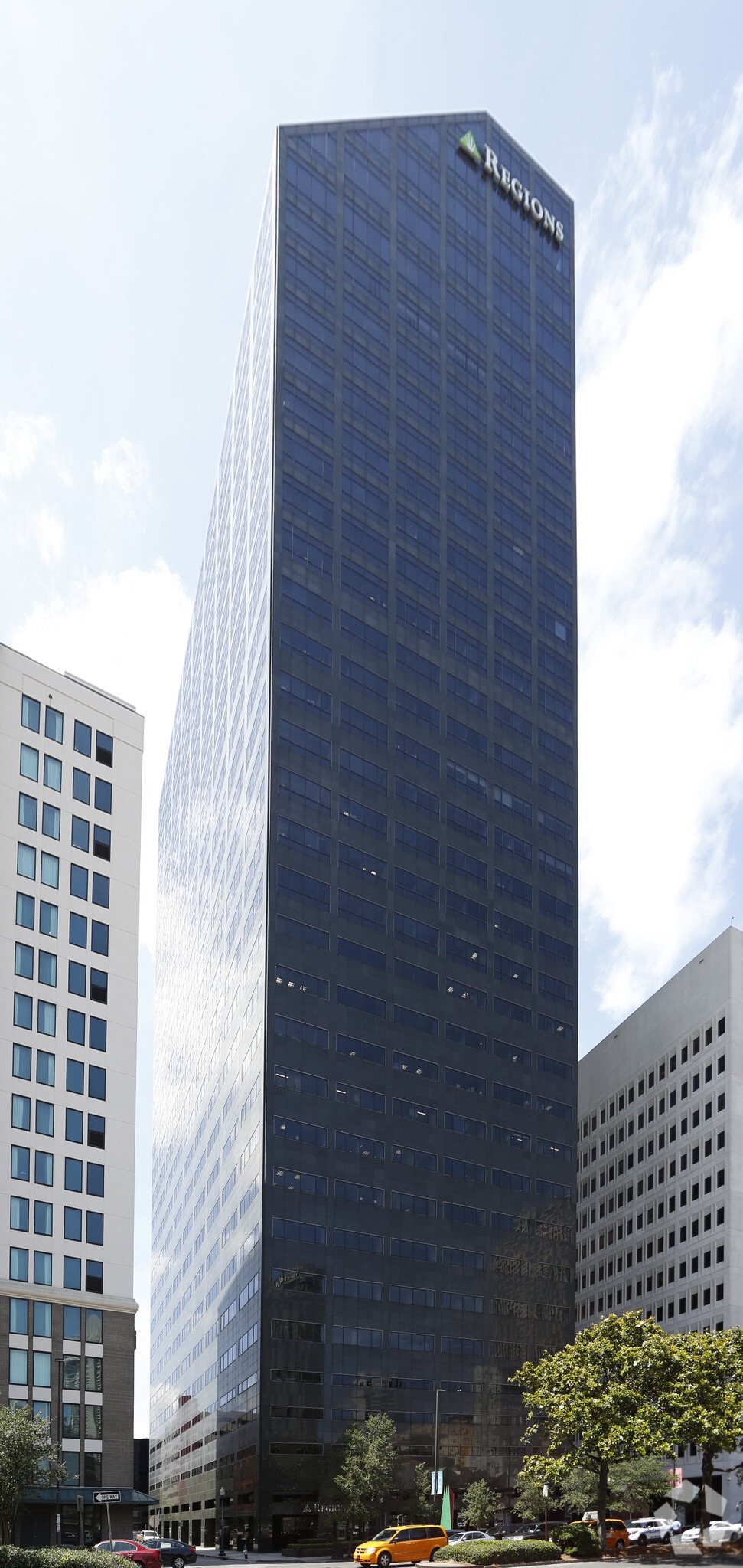 400 Poydras St, New Orleans, LA for sale Building Photo- Image 1 of 1