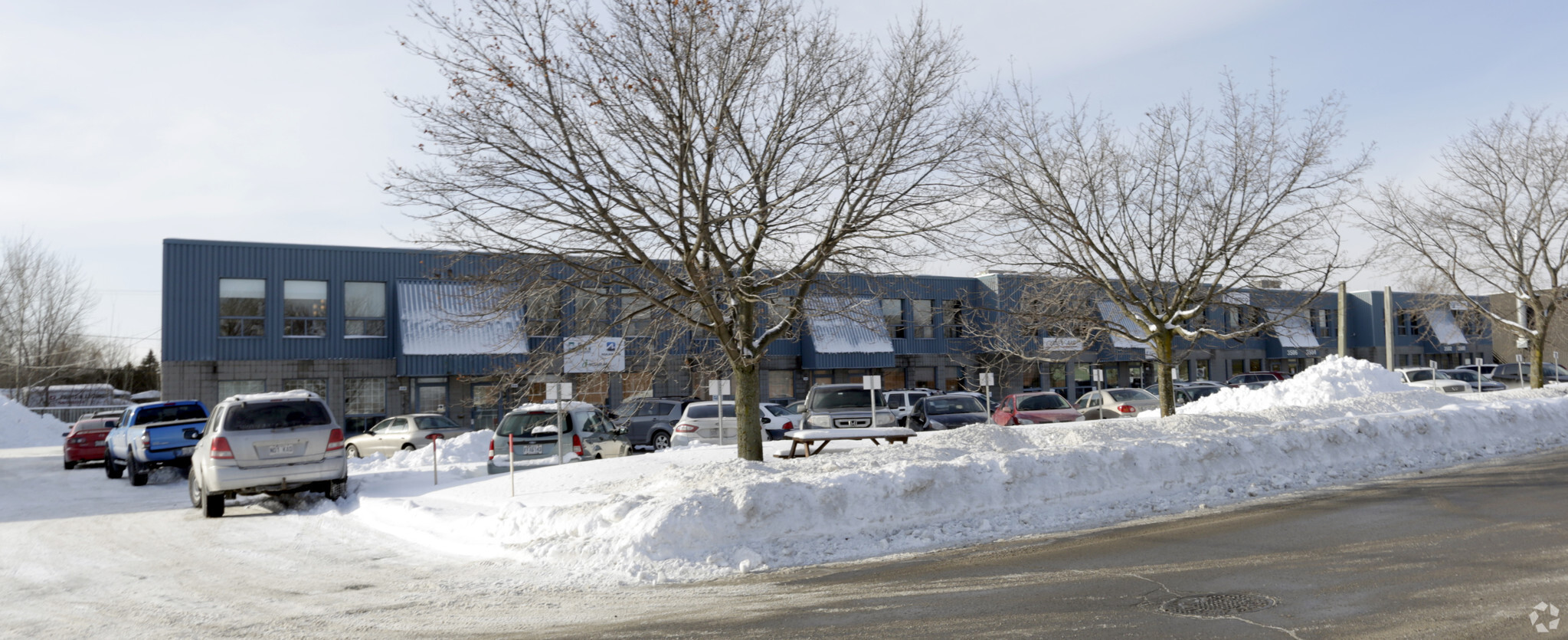 3500-3518 Rue 1re, Longueuil, QC for lease Primary Photo- Image 1 of 3