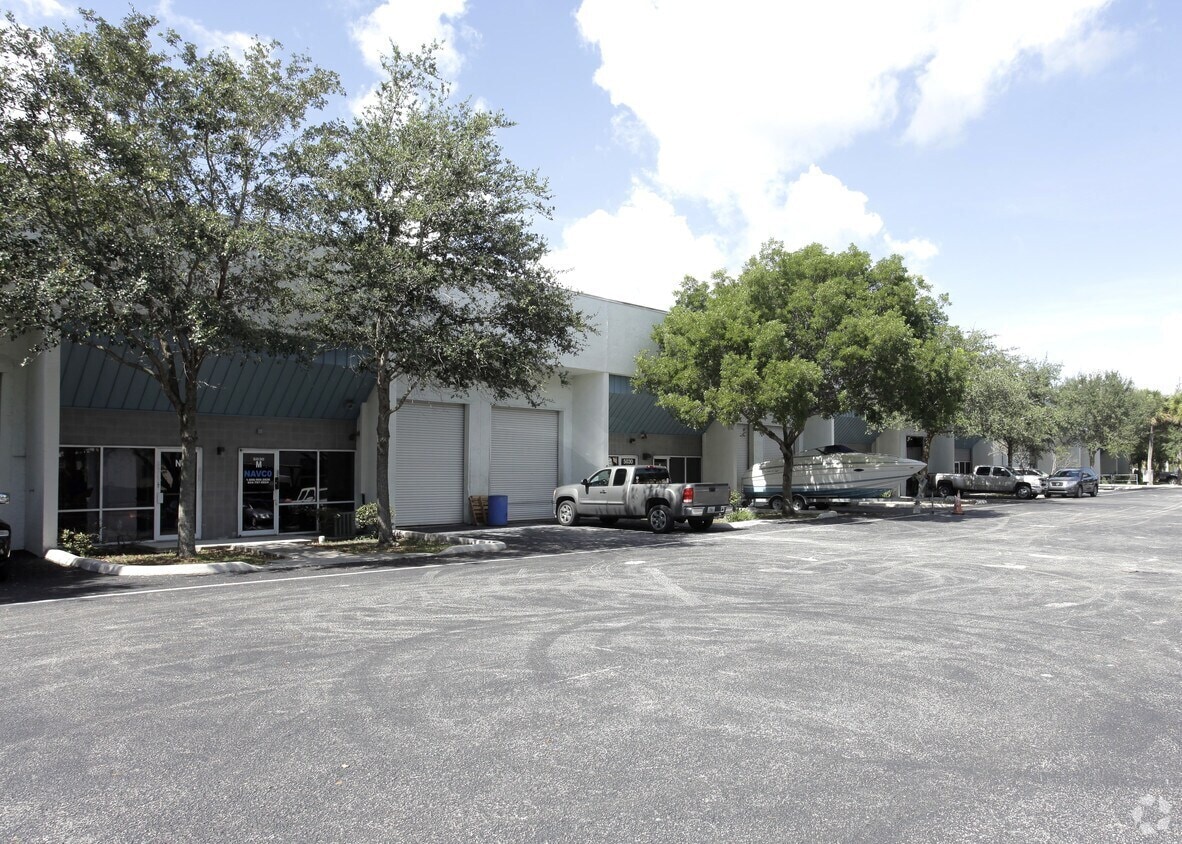 5030 NW 109th Ave, Sunrise, FL for lease Building Photo- Image 1 of 1