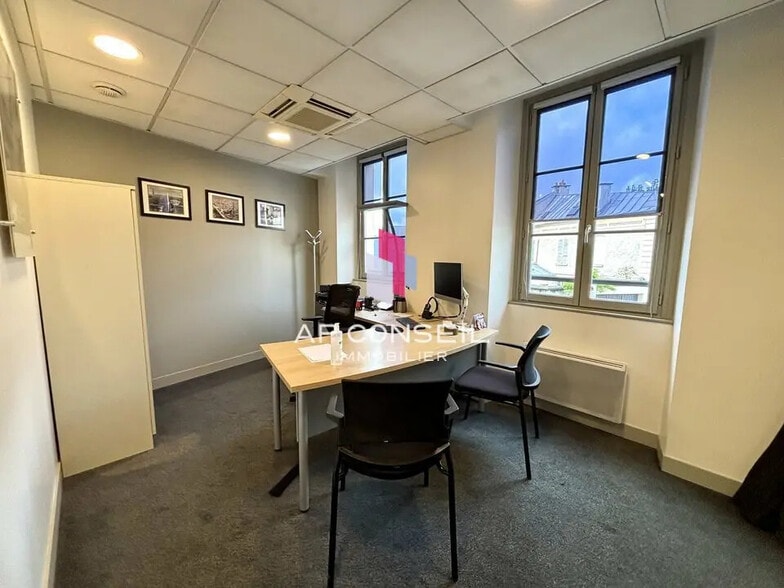 Retail in Versailles for sale - Interior Photo - Image 2 of 4