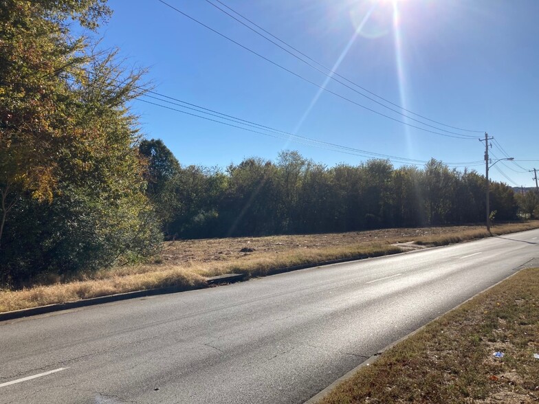 Sycamore View, Memphis, TN for sale - Primary Photo - Image 1 of 3