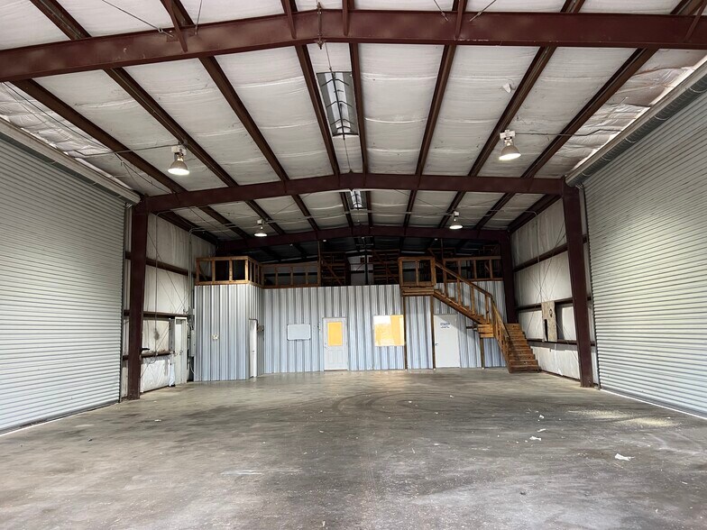 3318 Dwayne Rd, Rosharon, TX for lease - Building Photo - Image 3 of 11