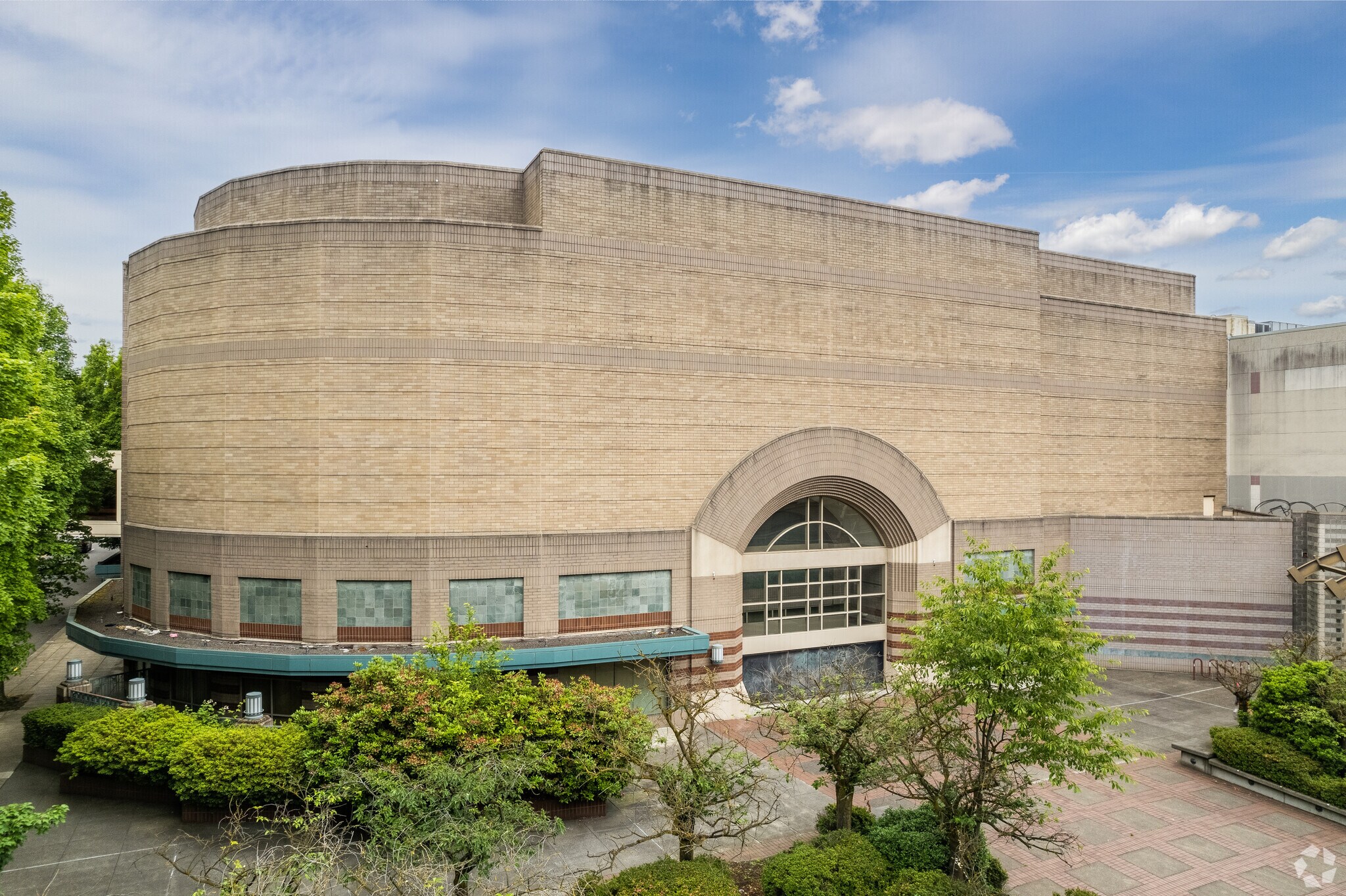 1001 Lloyd Ctr, Portland, OR for sale Primary Photo- Image 1 of 1